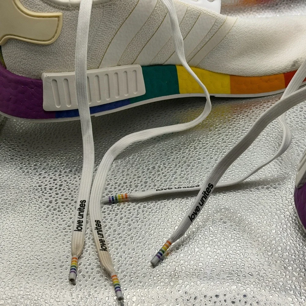 Size 11.5 Adidas NMD_R1 Pride Cloud White Rainbow Mens Athletic‎ Shoes FY9024